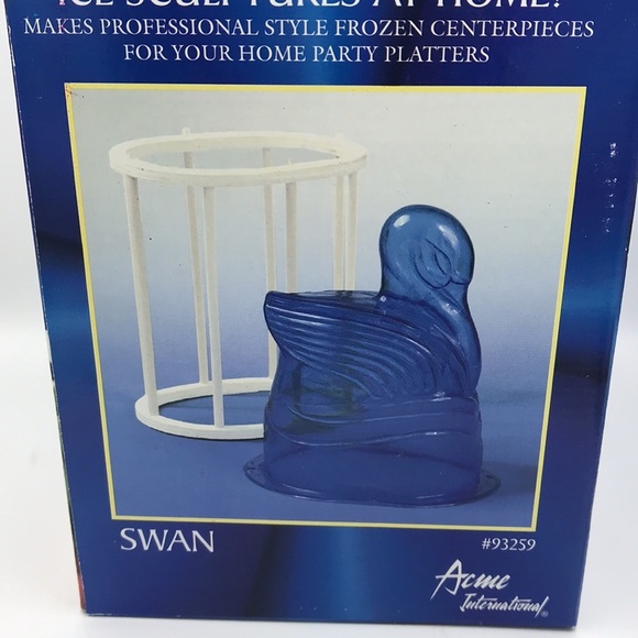 Swan ice art: Make your own ice sculpture at home - Picture 4 of 8